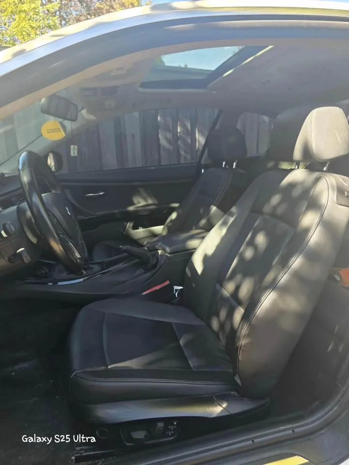 2011 BMW 3 Series image indicator(9)