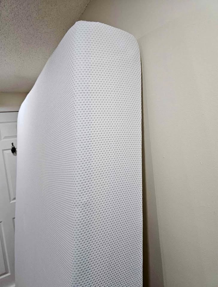 Zinus memory foam 10” queen Mattress