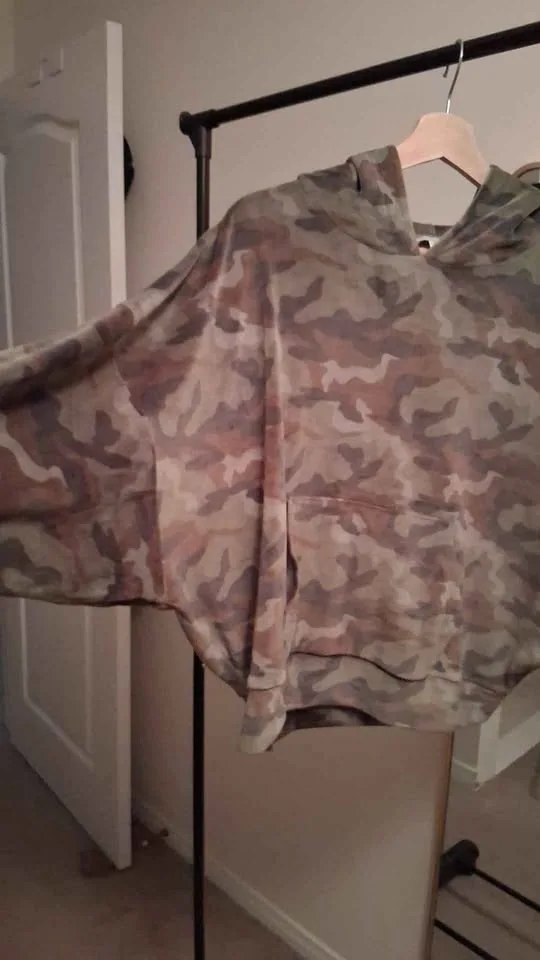 Velvet Camo Hoodie From American Eagle - women's size M image indicator(3)