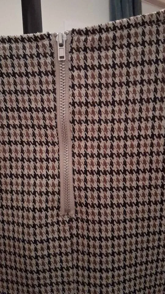 Women's Dress size L Only image indicator(5)