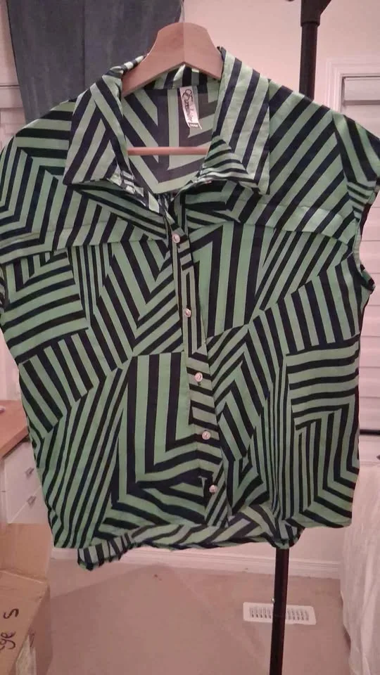 4 Women's top size M all for $20 image indicator(3)
