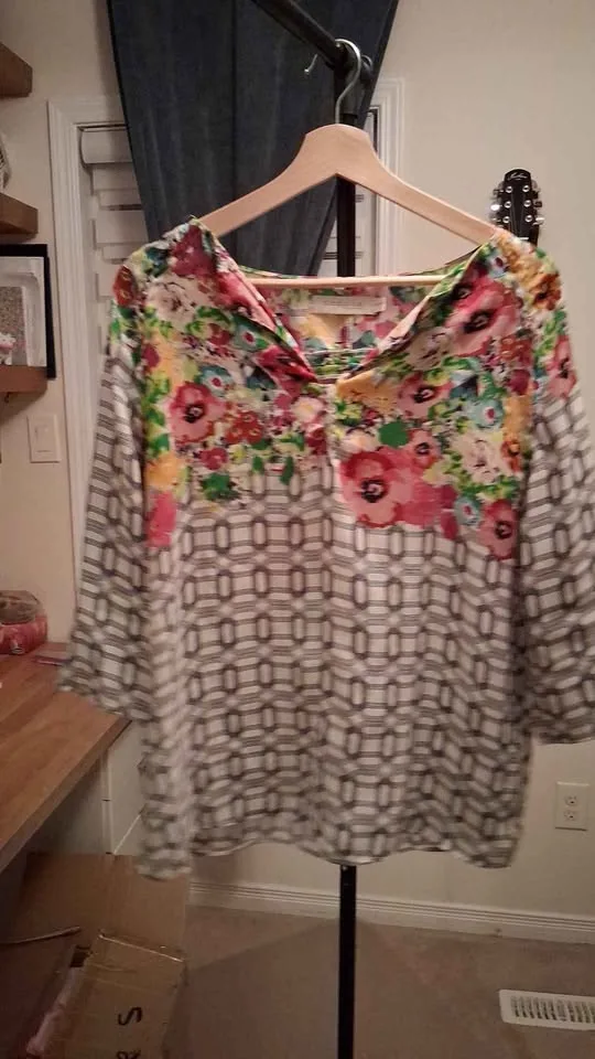 4 Women's top size M all for $20 image indicator(5)