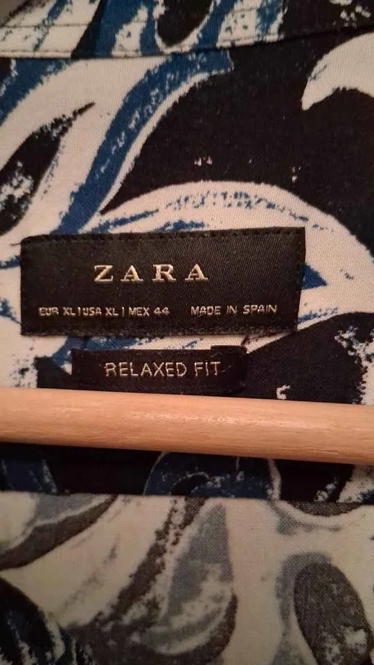 Zara Men shirt nice design relax fit size Xl image indicator(2)