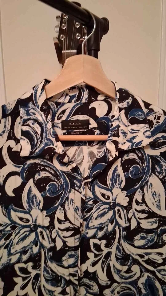 Zara Men shirt nice design relax fit size Xl image indicator(3)