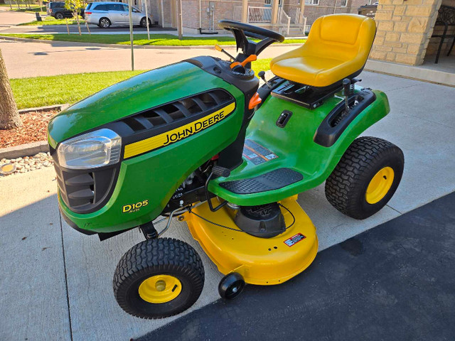John Deere Lawn Tractor