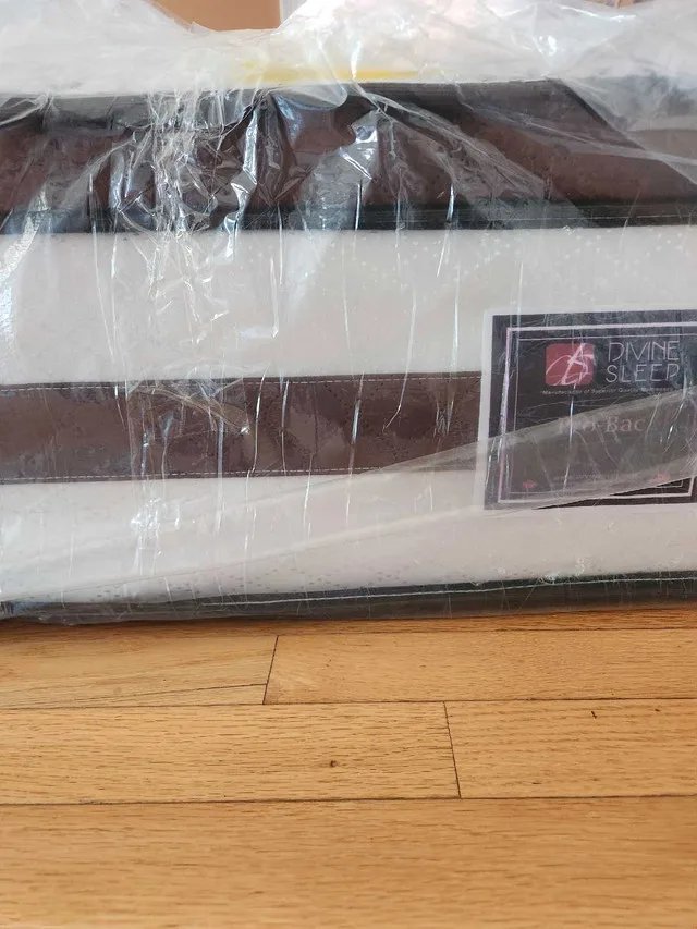 Queen mattress. Almost new image indicator(2)