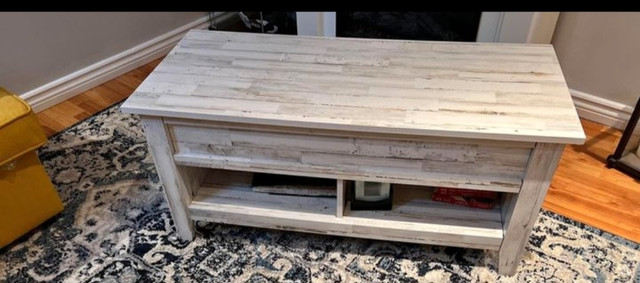 Coffee table. Lift top