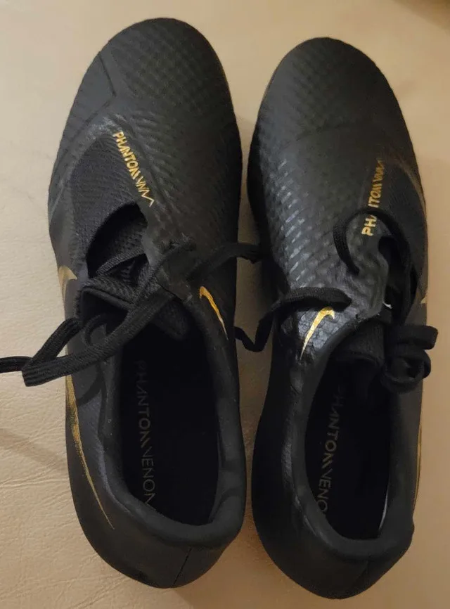 Nike Soccer Phantom Venom Pro, Size 7 US thumbnail