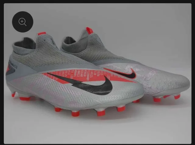 Soccer Nike Phantom Vision 2 Academy Size 5.5y image indicator(3)