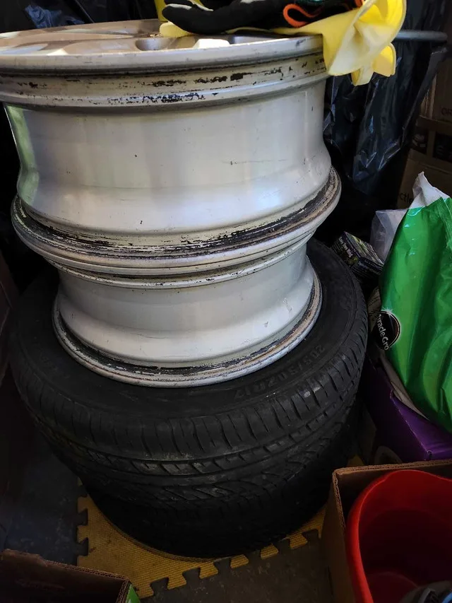 Mazda 5 original rims (5 dr) 205 R 17 image indicator(3)