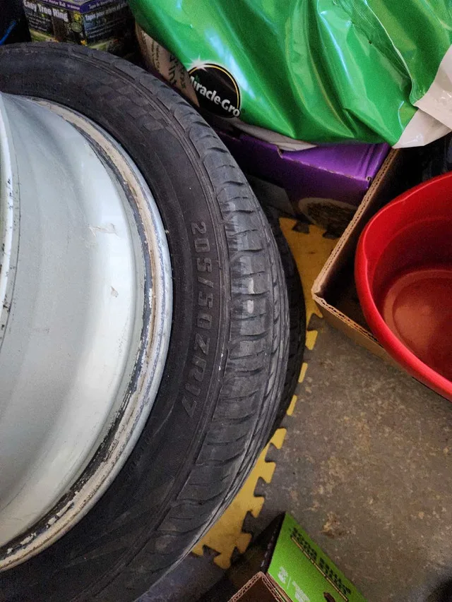 Mazda 5 original rims (5 dr) 205 R 17 image indicator(4)