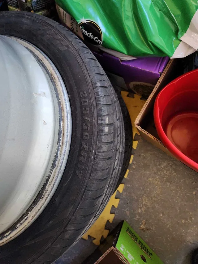 Mazda 5 original rims (5 dr) 205 R 17 image indicator(5)