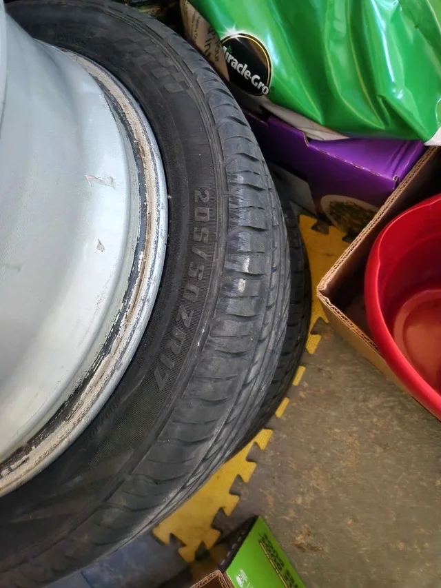 Mazda 5 original rims (5 dr) 205 R 17 image indicator(7)