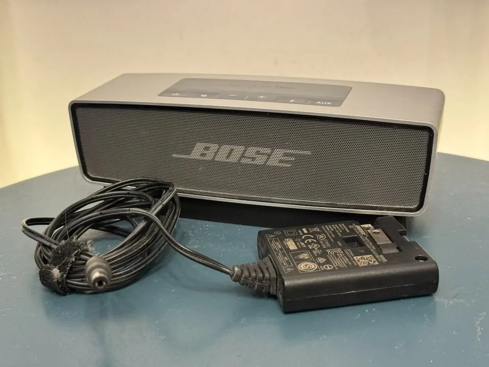 Bose Soundlink Mini V1 Bluetooth Speaker image indicator(2)