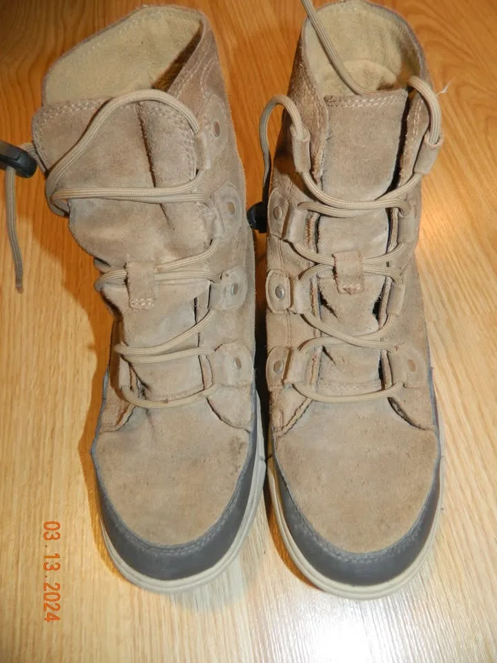 MENS SOREL BOOTS SIZE 7.5...VGUC-EUC image indicator(2)