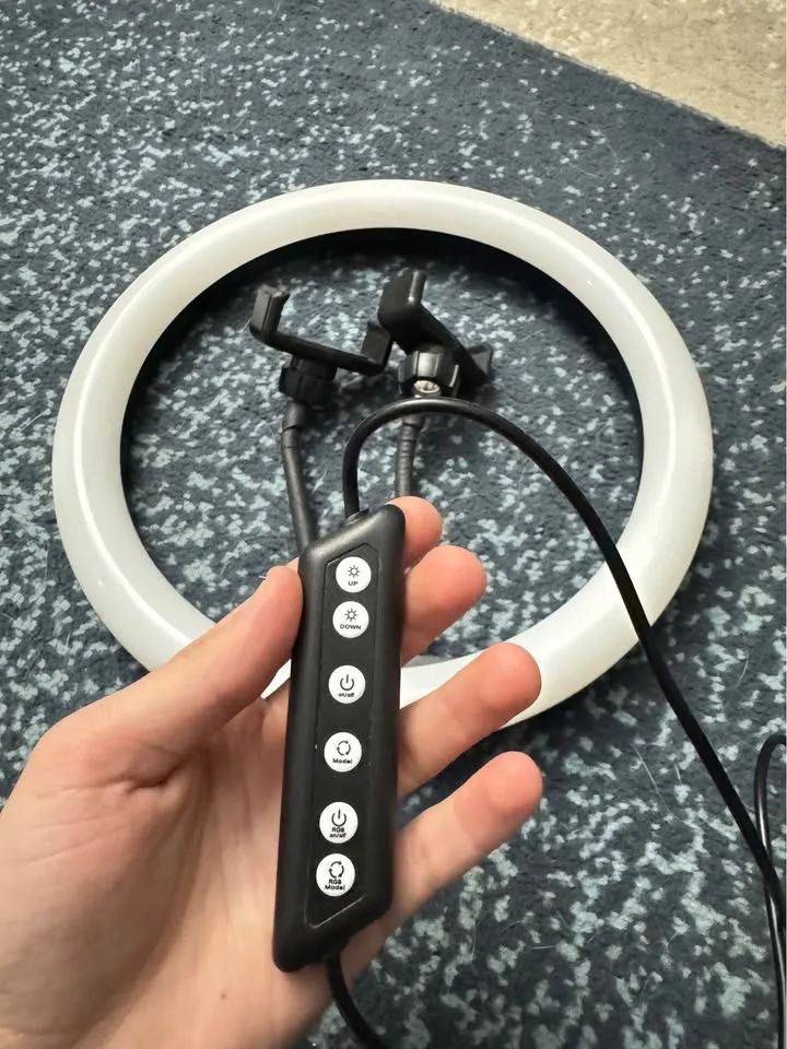 Circle Ring light for phone, comes with 2 phone stands image indicator(2)