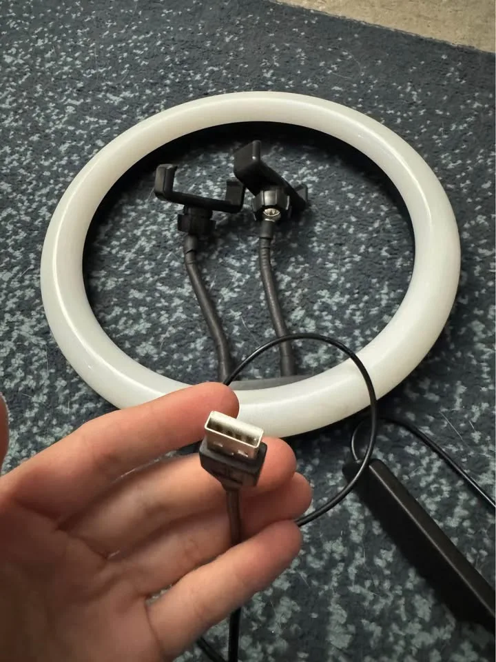 Circle Ring light for phone, comes with 2 phone stands image indicator(3)