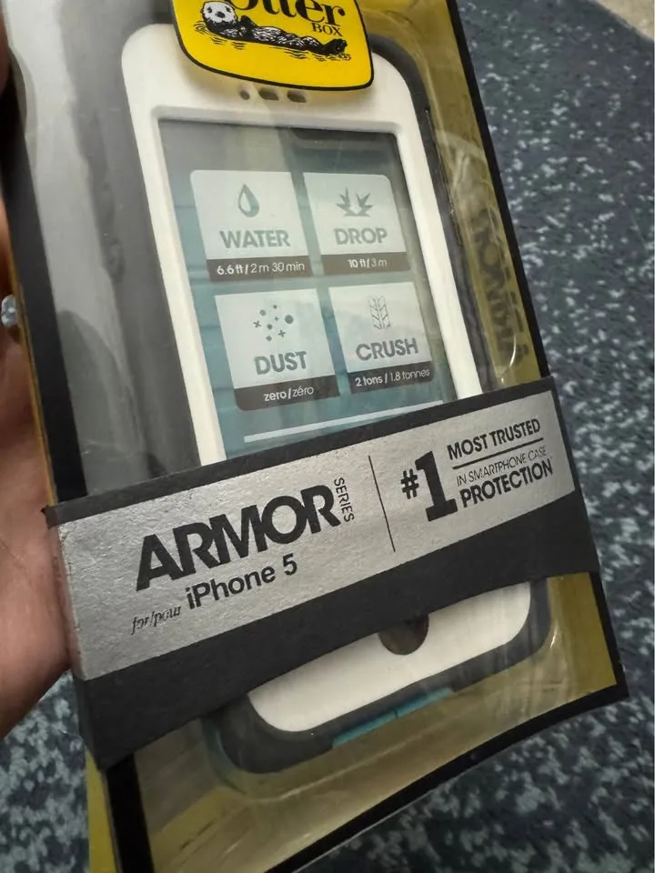 Otter Box iPhone 5 durable phone case image indicator(3)