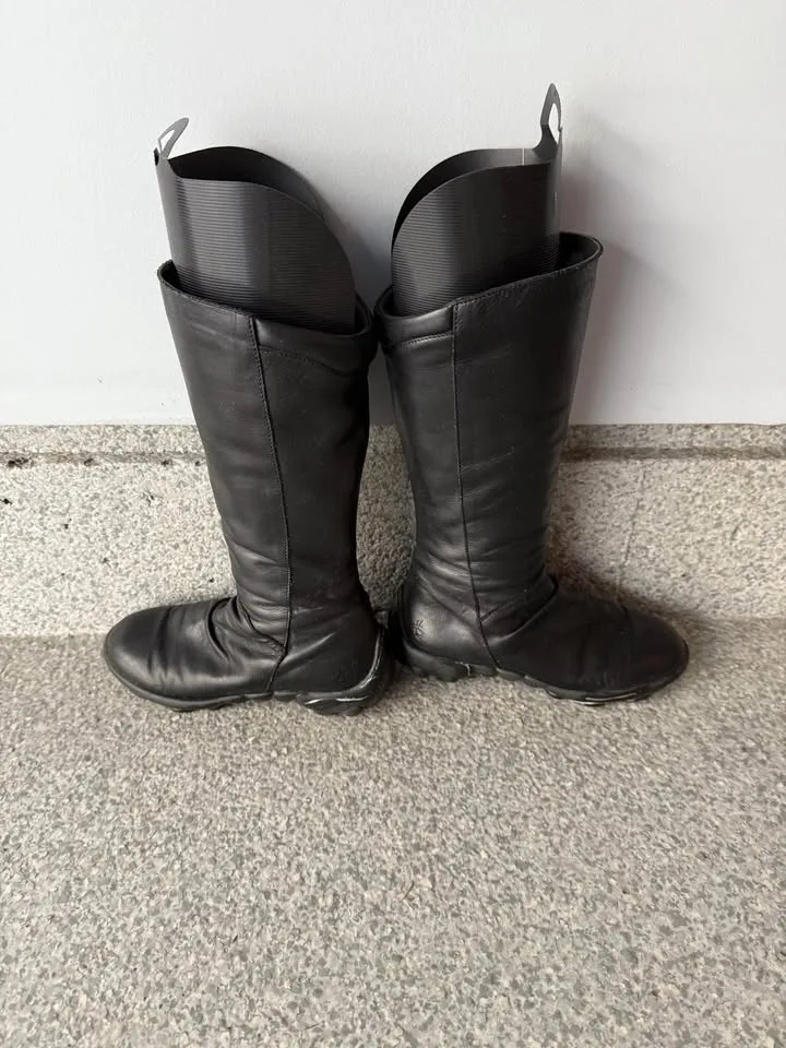 Fluevog Urban Angels Sky Runner sz 9 image indicator(2)