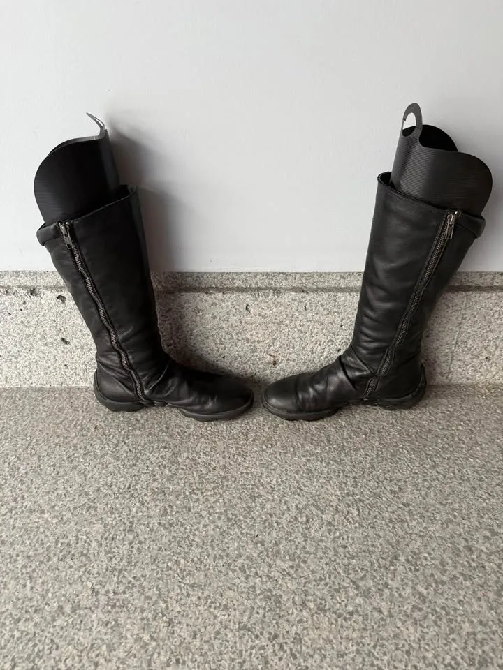 Fluevog Urban Angels Sky Runner sz 9 image indicator(3)