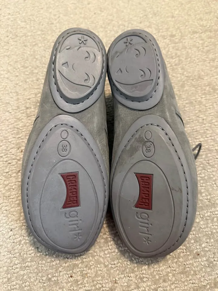 Campers Woman's Sz 7.5 image indicator(5)