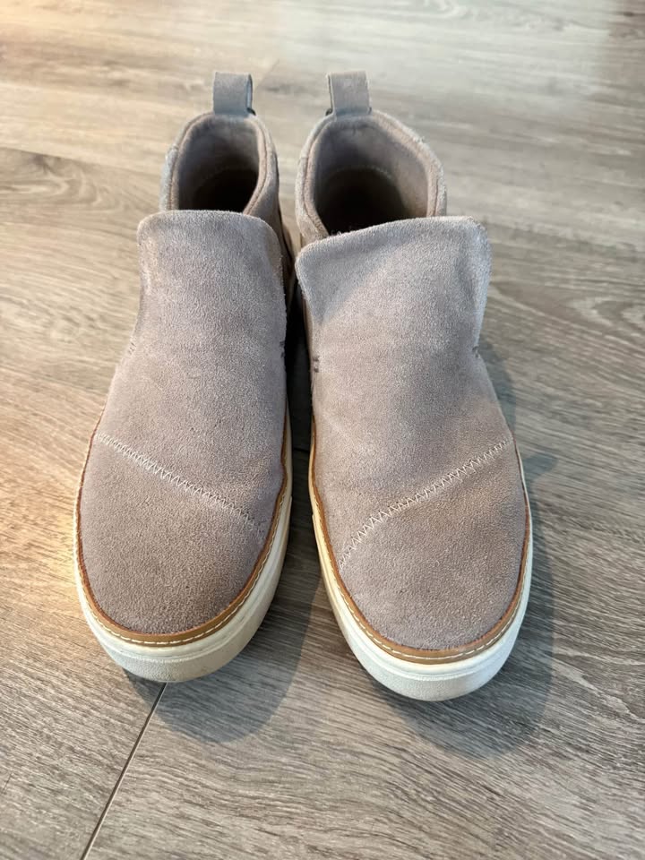 Toms Woman's Shoes sz 8 - photo 3