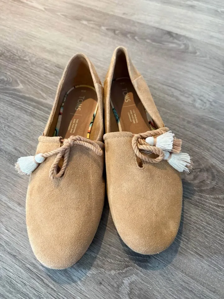 Toms Woman's Shoes sz 8 image indicator(5)