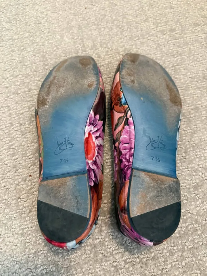 Fluevog Maui Travel Vogs image indicator(2)