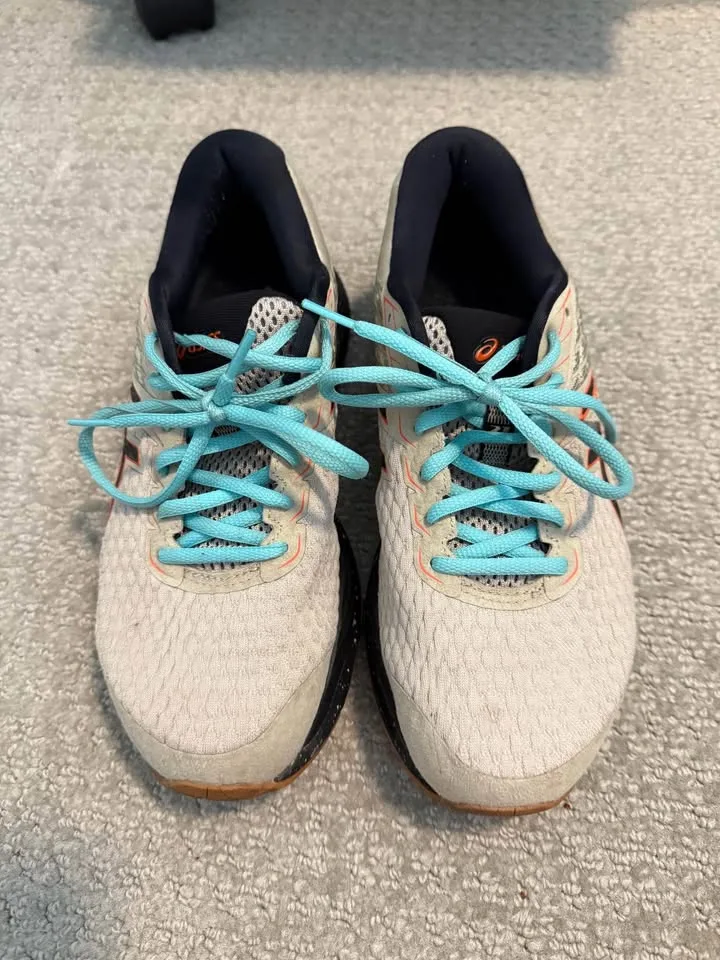 ASICS Women's Cumulus sz 8 image indicator(3)