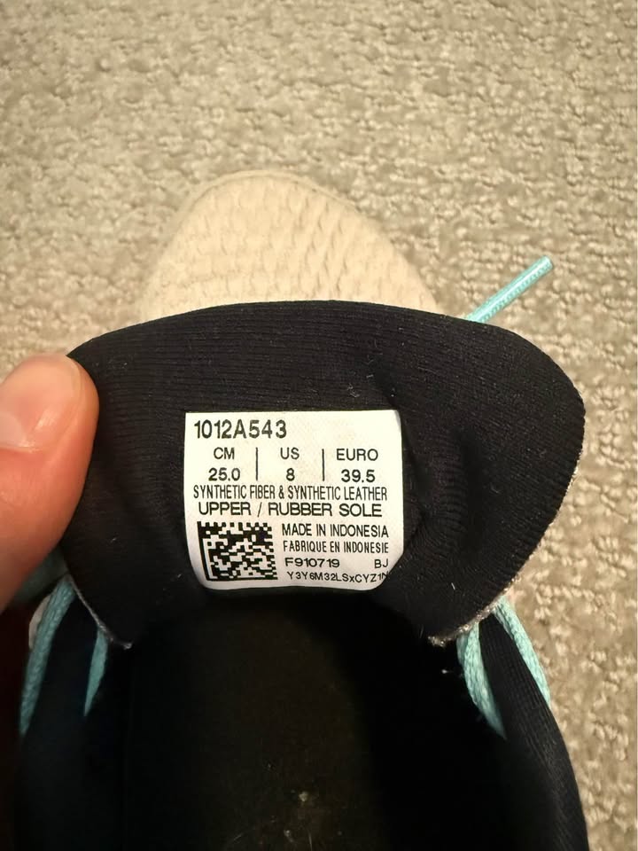 ASICS Women's Cumulus sz 8 - photo 4