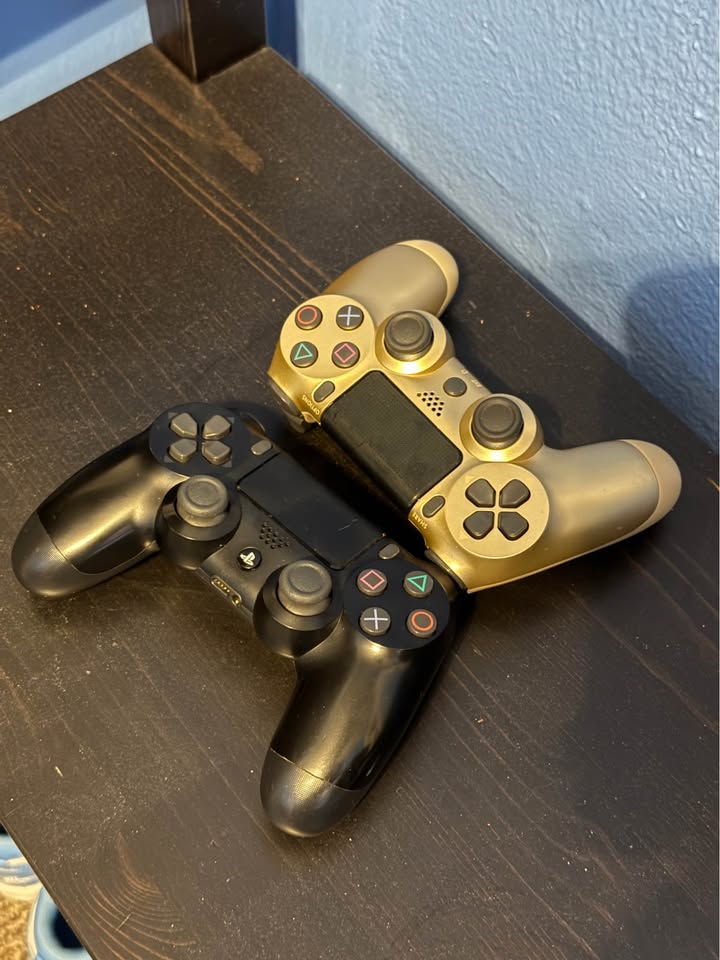 PlayStation 4 SLIM 1TB With 2 Controllers - photo 5