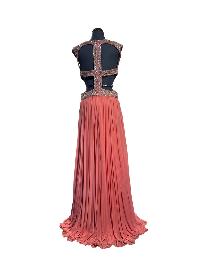 Beautiful ball gown for any formal occasion - photo 2