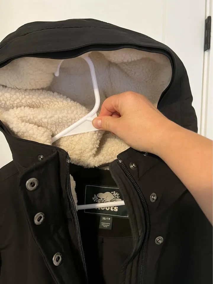 Roots Women’s Winter Coat (xs) image indicator(2)