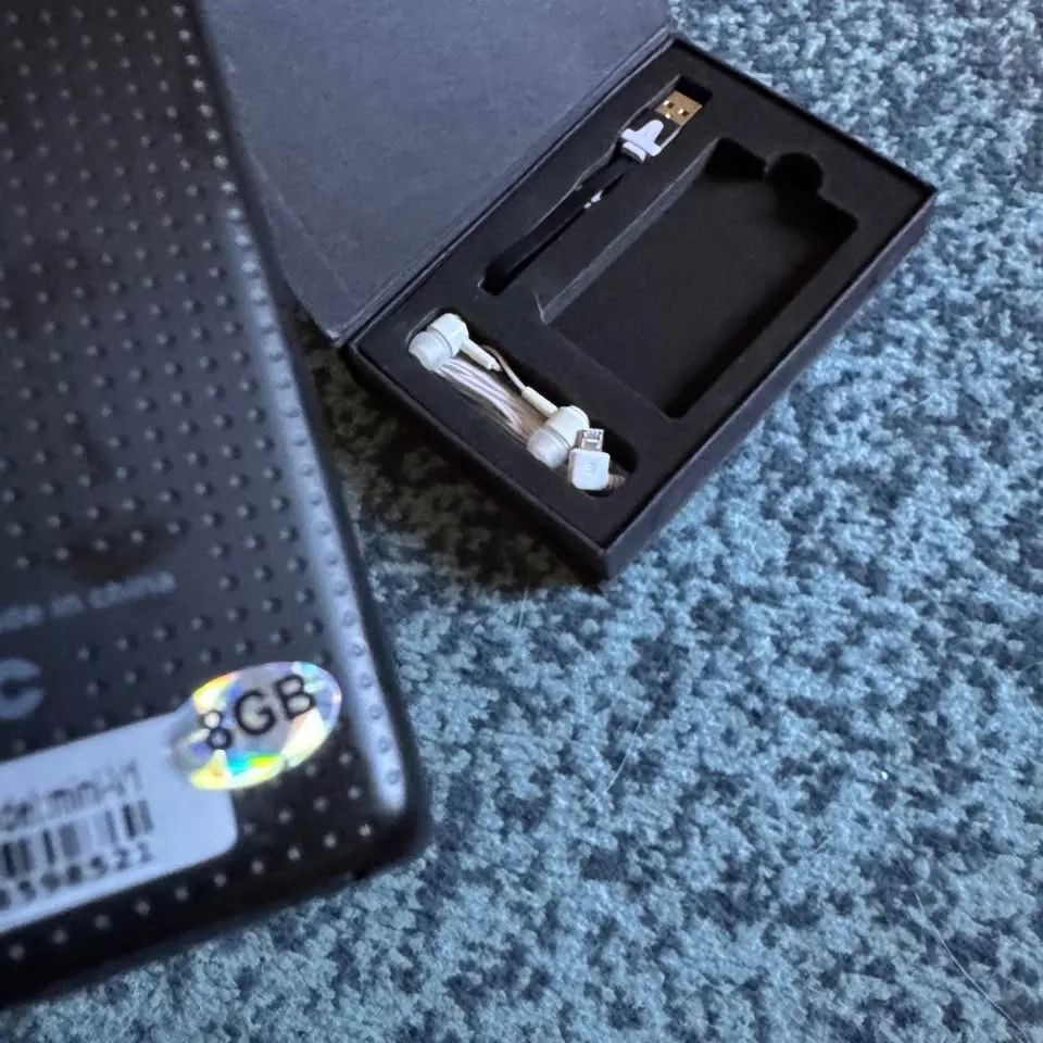 Brand new mini phone accepts SIM cards image indicator(5)