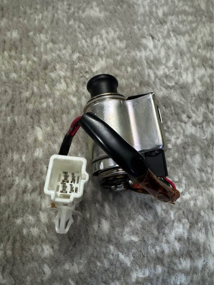 2006-2013 Lexus IS250/350 Cigarette Lighter A/C Port - photo 2