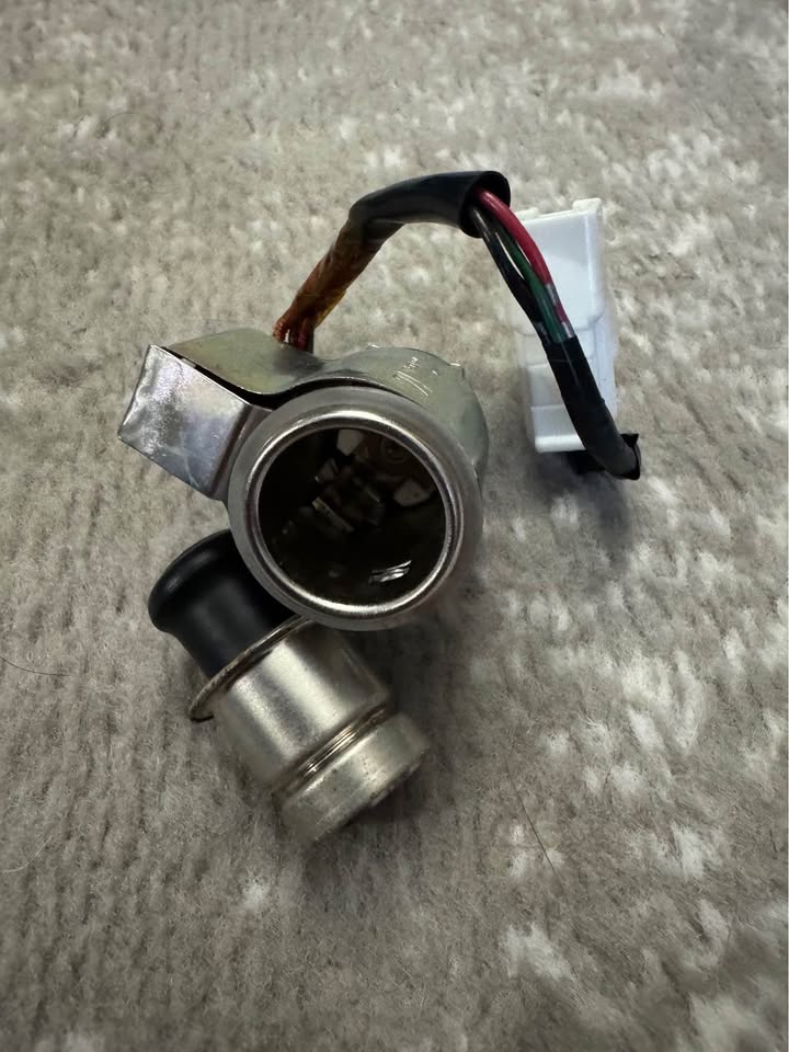 2006-2013 Lexus IS250/350 Cigarette Lighter A/C Port - photo 3