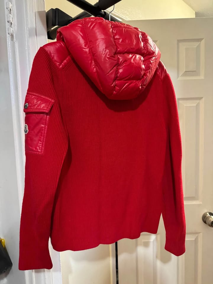 100% Authentic Moncler Red Puffer Cardigan Jacket/Sweater - photo 3