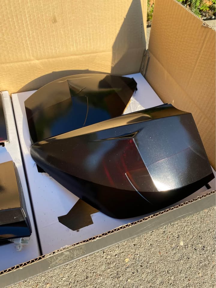 Selling Factory 06 IS Taillights - photo 4