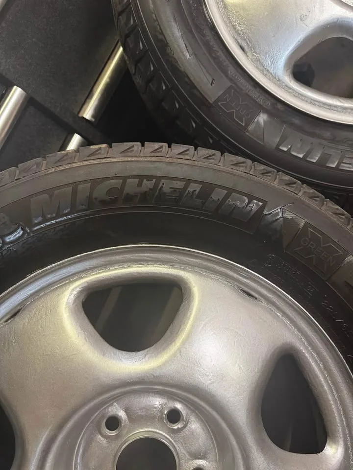 HONDA 17” STEEL WHEELS ON MICHELIN LATITUDE X-ICE i2 TIRES image indicator(8)