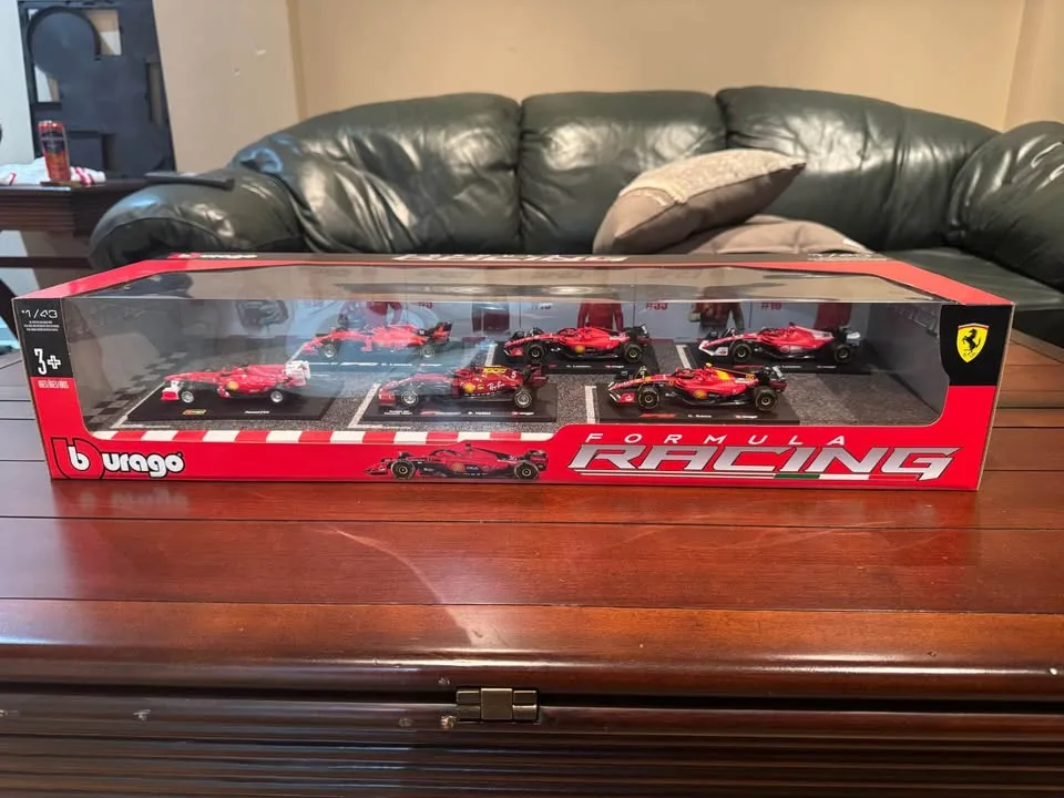 BURAGO 6 CAR SET (FERRARI, RED BULL & McLAREN) SCALE 1:43 image indicator(3)