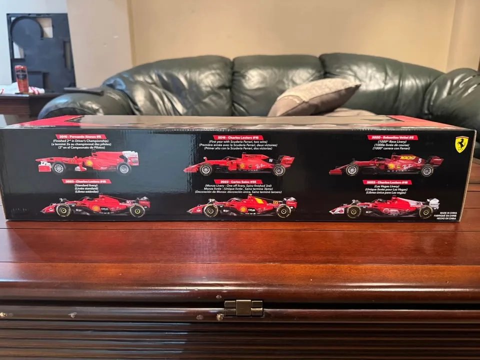 BURAGO 6 CAR SET (FERRARI, RED BULL & McLAREN) SCALE 1:43 image indicator(7)