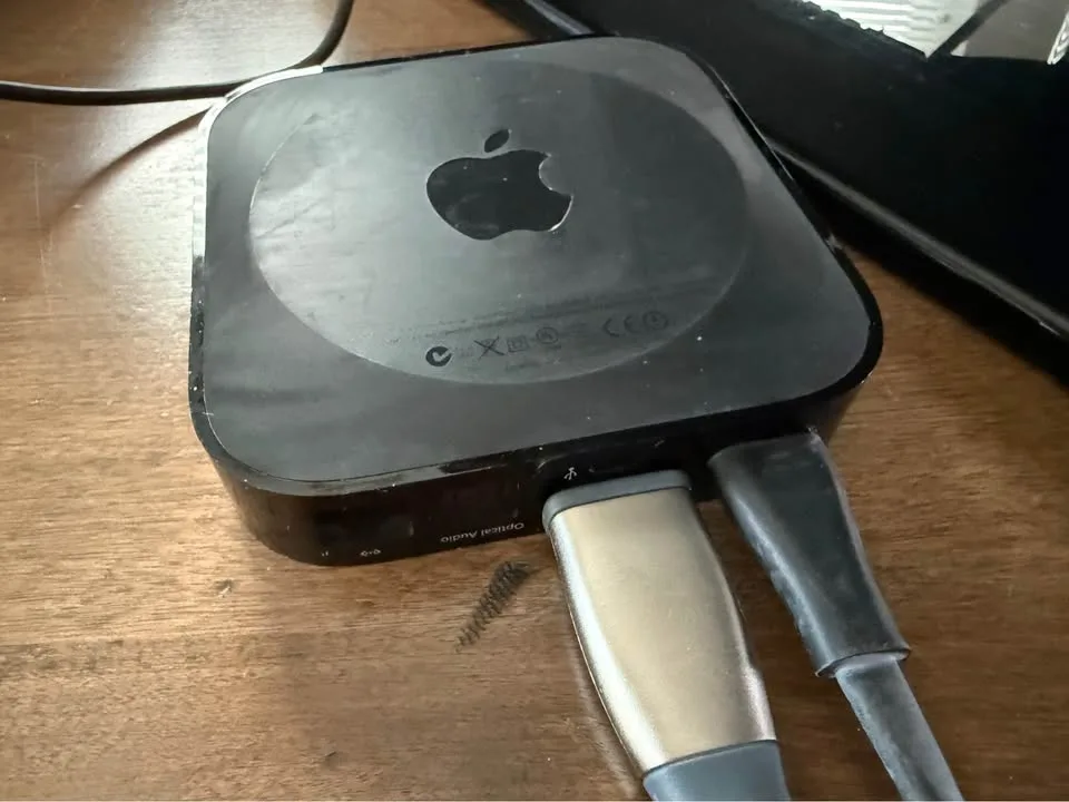 Samsung 27" TV Sony Bluray Amazon Echo and Apple TV image indicator(8)