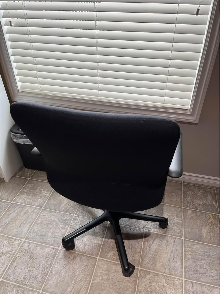 Black Office Chair - photo 3