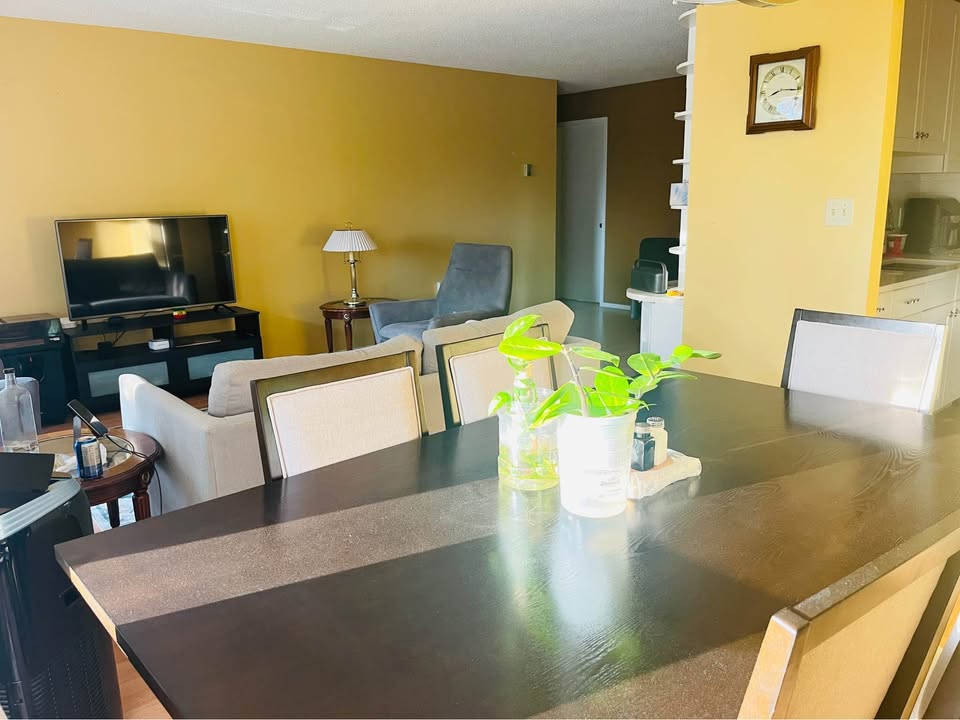 Dining table - photo 5