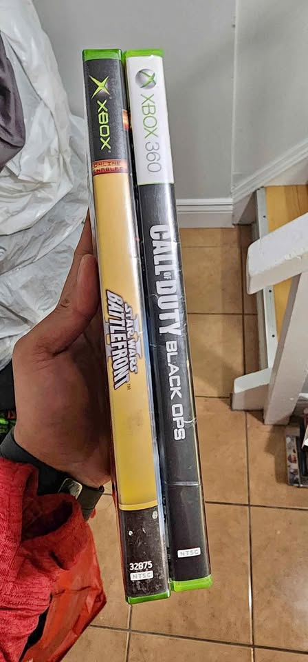Xbox 360 and Xbox game Black Ops and Battlefront