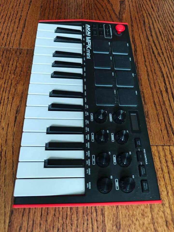 Akai Professional MPK Mini MK3 Moving out sale!!! - photo 3