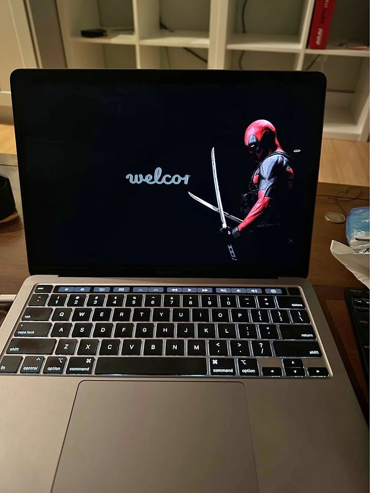 MacBook Pro 13” (2020) – i7 / 32GB RAM / 512GB SSD