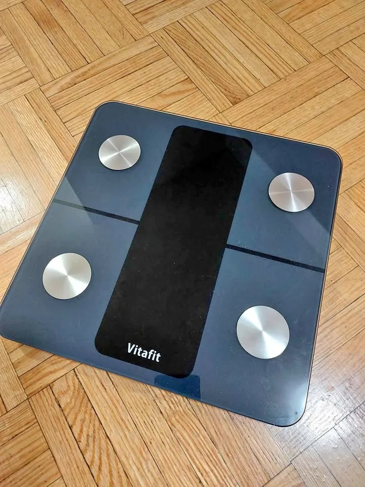 Bathroom weight scale thumbnail