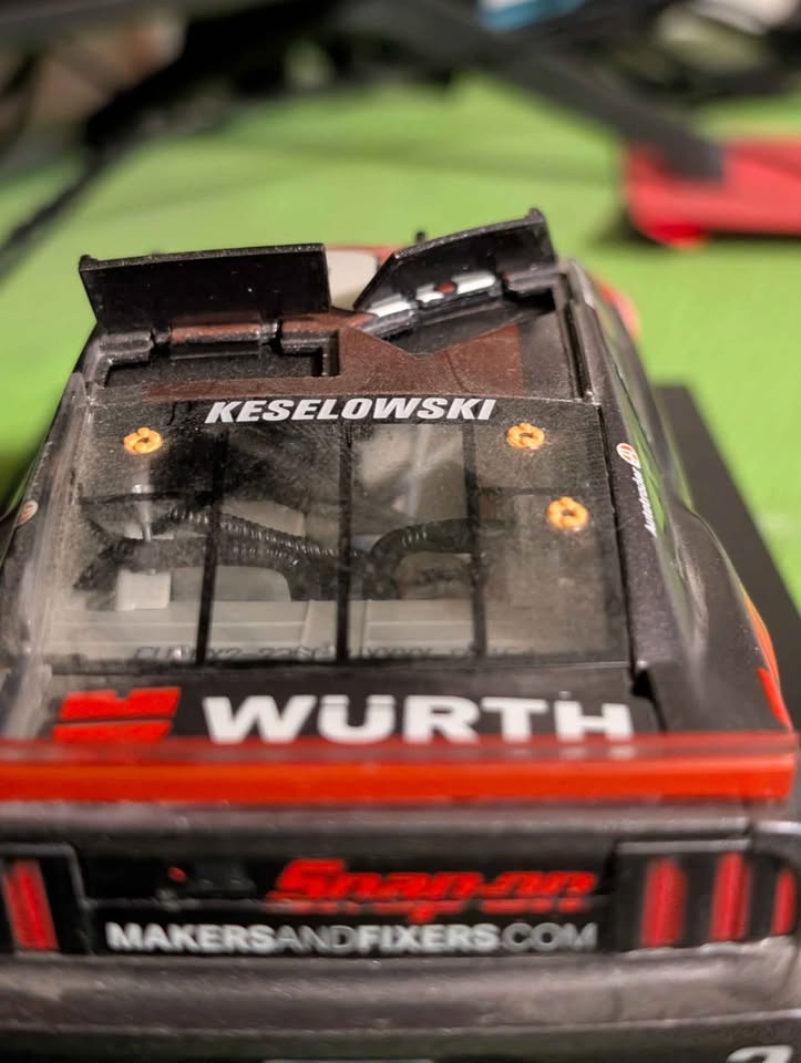 Lionel Racing Brad Keselowski Ford Mustang 1:24 Diecast - photo 2