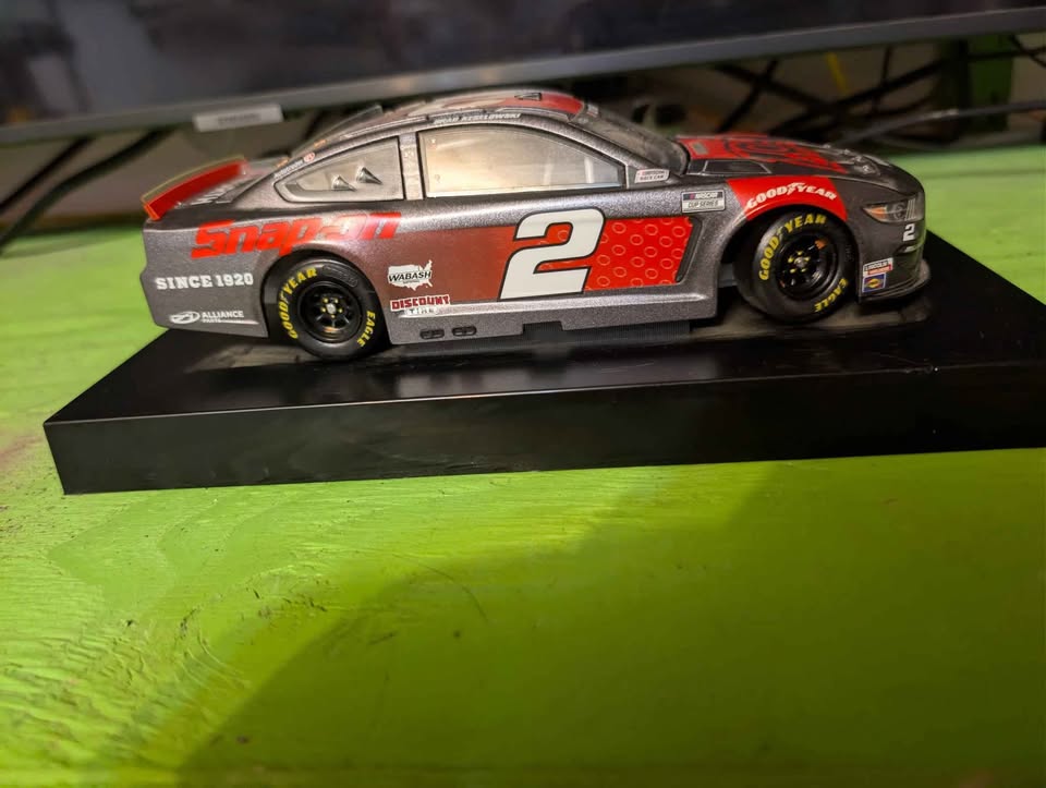 Lionel Racing Brad Keselowski Ford Mustang 1:24 Diecast - photo 3